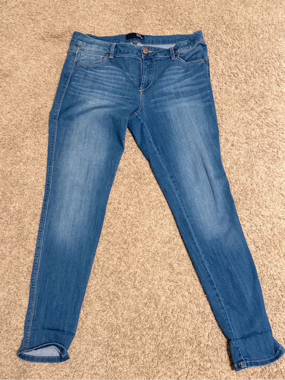 1822 Denim Women's Medium Blue Skinny Jeans